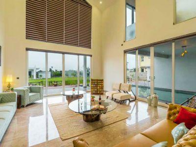 5 Bedroom Farm house 12500 sq yds in Chattarpur, South Delhi