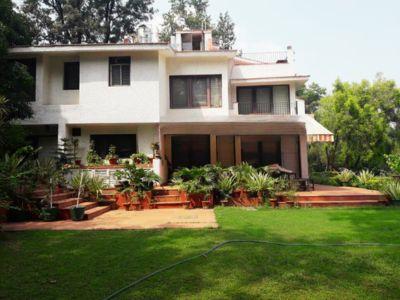 4 Bedroom Farm house 9680 sq yds in Ansal Satbari, South Delhi