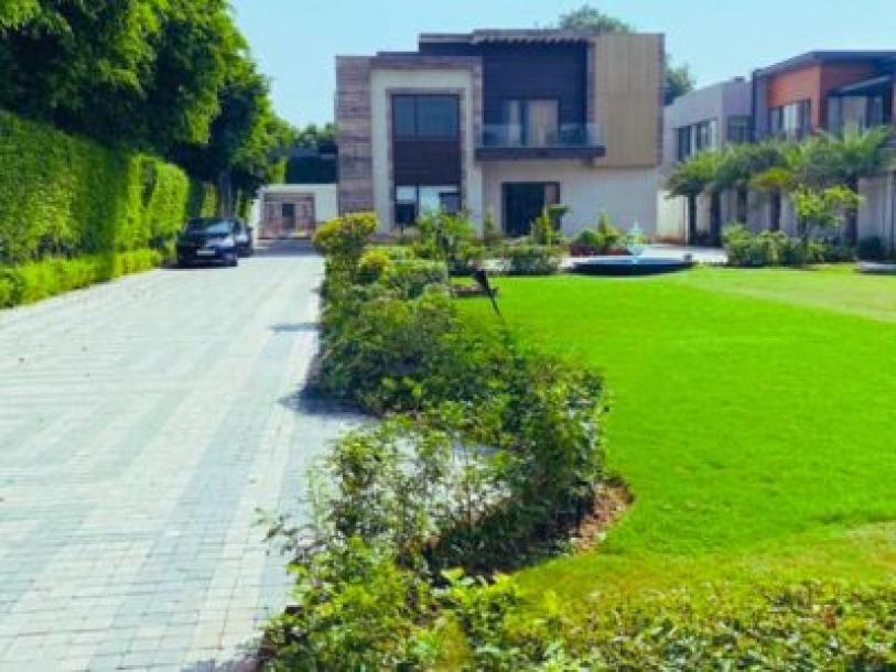 5 Bedroom Farm house 2500 sq yds in Ansal Satbari, South Delhi-2