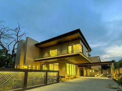 6 Bedroom Farm house 4840 sq yds in Chattarpur, South Delhi