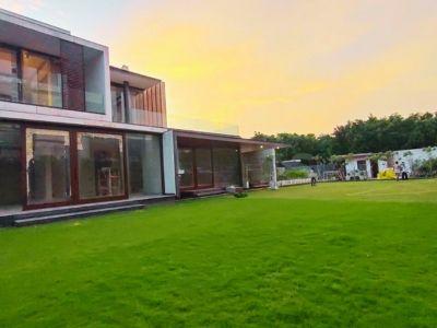 5 Bedroom Farm house 2500 sq yds in Chattarpur, South Delhi