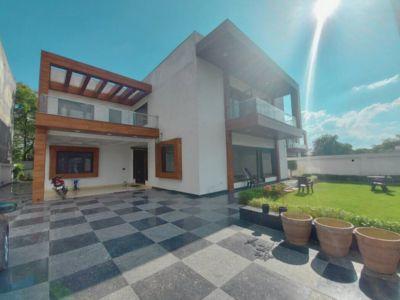 5 Bedroom Farm House 1000 sq yds in C1 Vasant Kunj, South Delhi