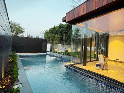 5 Bedroom Farm house 1750 sq yds in Chhatarpur DLF Farms, South Delhi