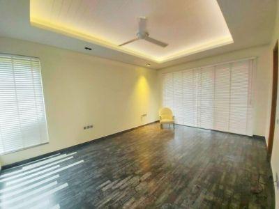 5 Bedroom Farm house 5000 sq yds in Chattarpur, South Delhi