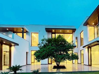 6 Bedroom Farm house 4840 sq yds in Dera Mandi, South Delhi