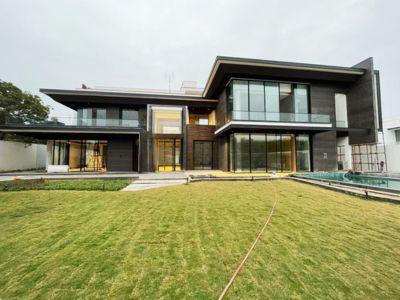 5 Bedroom Farm house 2500 sq yds in Vasant Kunj, South Delhi