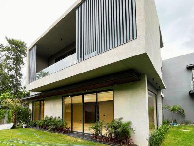 5 Bedroom Farm house 1400 sq yds in Sultanpur, Delhi