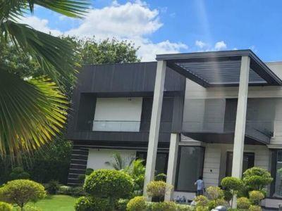 6 Bedroom Farm house in Chhatarpur DLF Farms, South Delhi