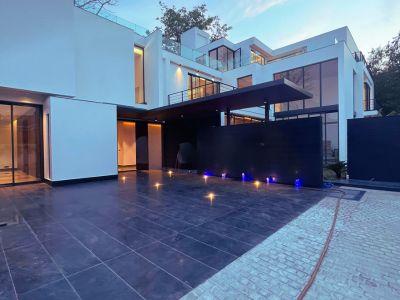 5 Bedroom Farm house 1750 sq yds in Chhatarpur DLF Farms, South Delhi