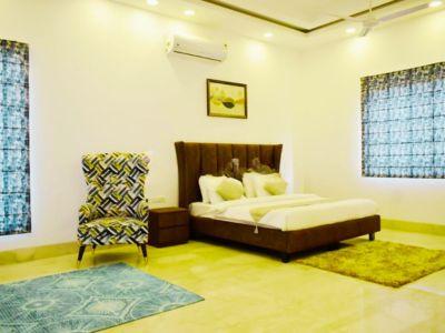 5 Bedroom Farm house 4840 sq yds in Chattarpur, South Delhi