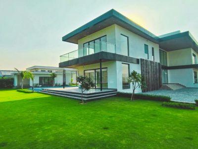 5 Bedroom Farm house 4840 sq yds in Dera Mandi, South Delhi