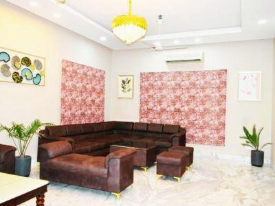 5 Bedroom Farm house 4840 sq yds in Chattarpur, South Delhi