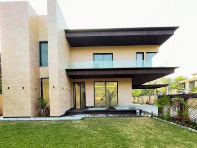 7 Bedroom Farm house 12100 sq yds in Ansal Satbari, South Delhi