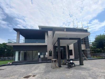 6 Bedroom Farm house 4840 sq yds in Chattarpur, South Delhi