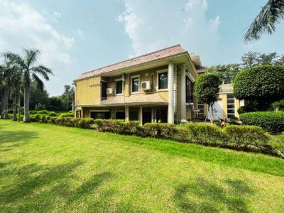 4 Bedroom Farm house 12826 sq yds in Chattarpur, South Delhi