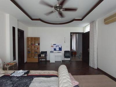 6 Bedroom Farm house 1222 sq yds in Chhatarpur DLF Farms, South Delhi