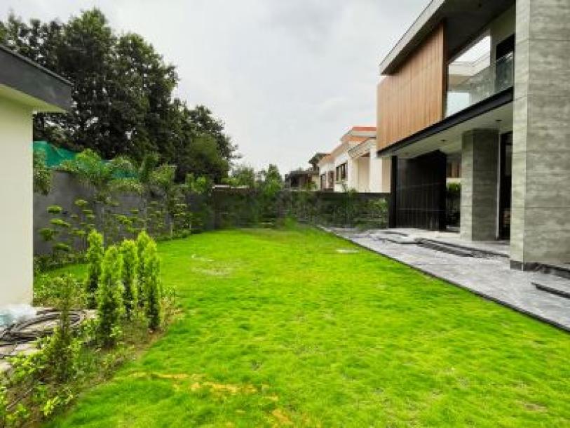 5 Bedroom Farm house 1600 sq yds in Ansal Satbari, South Delhi-1