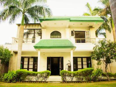 5 Bedroom Farm house 1600 sq yds in Chattarpur, South Delhi