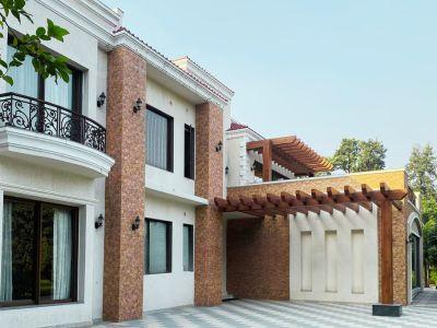 5 Bedroom Farm house 9680 sq yds in Chattarpur, South Delhi