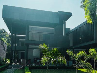 5 Bedroom Farm house 1600 sq yds in Ansal Satbari Delhi