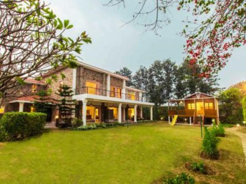 6 Bedroom Farm house 6000 sq yds in Chattarpur, South Delhi-1