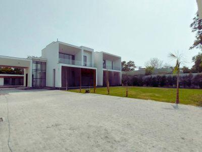 5 Bedroom Farm house 2400 sq yds in Sultanpur, South Delhi