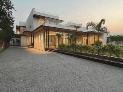 6 Bedroom Farm house 2420 sq yds in Chattarpur, South Delhi
