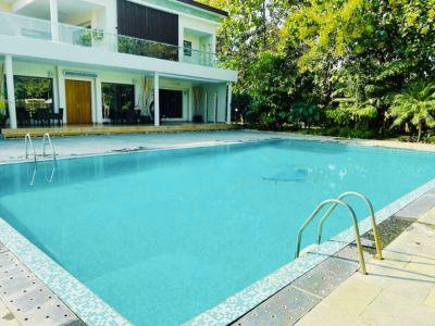 5 Bedroom Farm house 12500 sq yds in Chattarpur, South Delhi