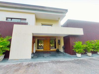 5 Bedroom Farm house 12100 sq yds in Dera Mandi, South Delhi