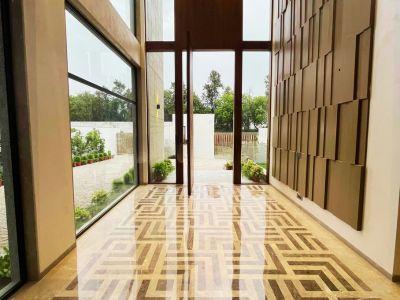 5 Bedroom Farm house 2016 sq yds in Radhey Mohan Drive, South Delhi