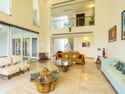 5 Bedroom Farm house 5000 sq yds in Chattarpur, South Delhi