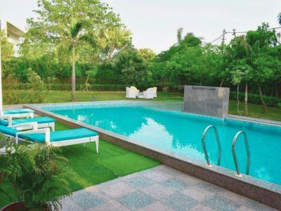 6 Bedroom Farm house 6000 sq yds in Chattarpur, South Delhi