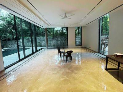 5 Bedroom Farm house 2016 sq yds in Radhey Mohan Drive, South Delhi