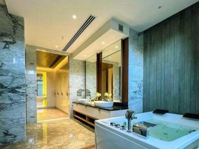 6 Bedroom Farm house 4840 sq yds in Chattarpur, South Delhi