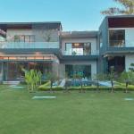 6 Bedroom Farm house 6534 sq yds in Chattarpur, South Delhi