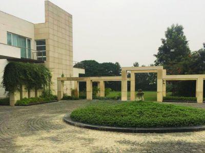 5 Bedroom Farm house 14520 sq yds in Chhatarpur DLF Farms, South Delhi