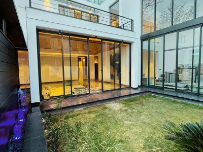 5 Bedroom Farm house 1750 sq yds in Chhatarpur DLF Farms, South Delhi