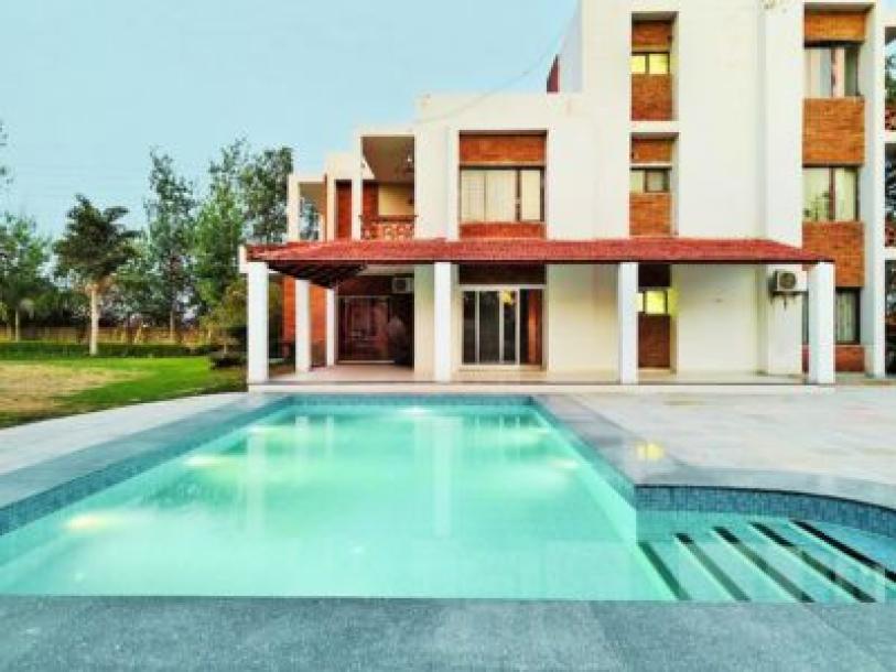 5 Bedroom Farm house 5000 sq yds in Chattarpur, South Delhi-8