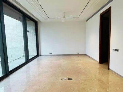 5 Bedroom Farm house 2016 sq yds in Radhey Mohan Drive, South Delhi