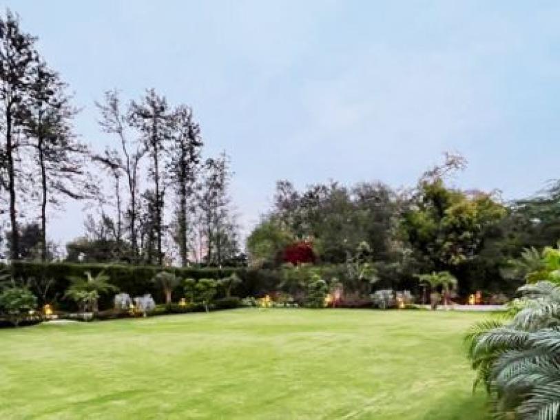 6 Bedroom Farm house 2200 sq yds in Radhey Mohan Drive, South Delhi-2