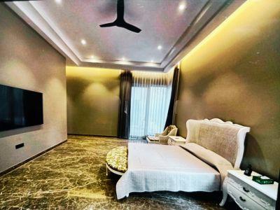 5 Bedroom Farm house 4840 sq yds in Dera Mandi, South Delhi