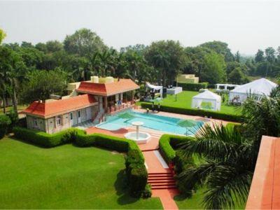 1 Bedroom Farm house 12100 sq yds in Vasant Kunj, South Delhi