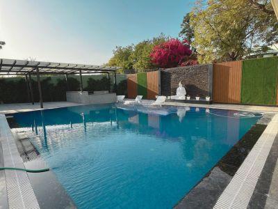 6 Bedroom Farm house 4840 sq yds in Chattarpur Delhi