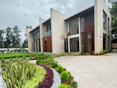 5 Bedroom Farm house in Radhey Mohan Drive, South Delhi