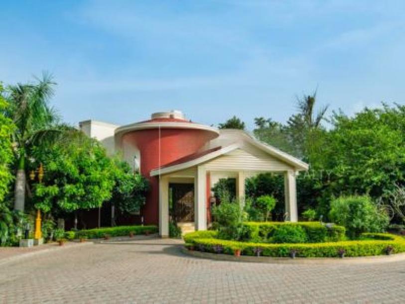5 Bedroom Farm house 2400 sq yard in Chattarpur, South Delhi-2