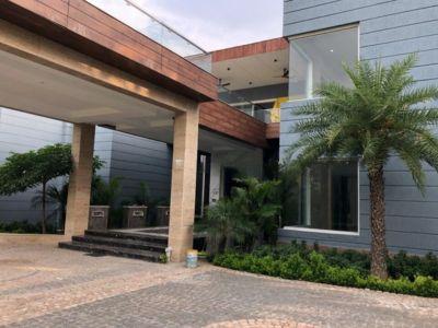 5 Bedroom Farm house 2400 sq yard in Chattarpur, South Delhi