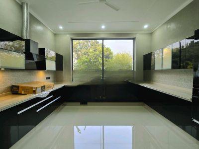 5 Bedroom Farm house 1400 sq-yds in Sultanpur, South Delhi