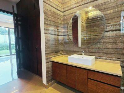 5 Bedroom Farm house 1400 sq-yds in Sultanpur, South Delhi